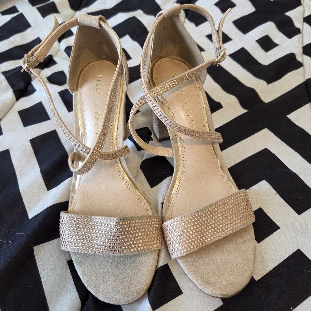 Heels - Picture 5 of 5